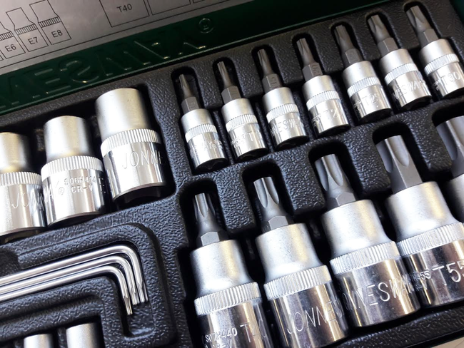 Komplet kluczy wpustowych TORX i nasadowych E 25szt. Jonnesway S06H425S