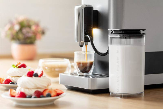 Ekspres Ciśnieniowy z Młynkiem i Wyspą Mleczną Sencor SES 9200CH