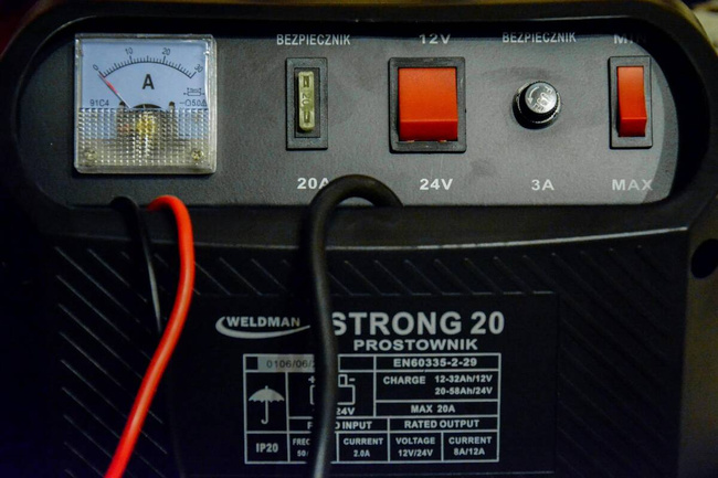 PROSTOWNIK WELDMAN STRONG  20  6V/12V LCD