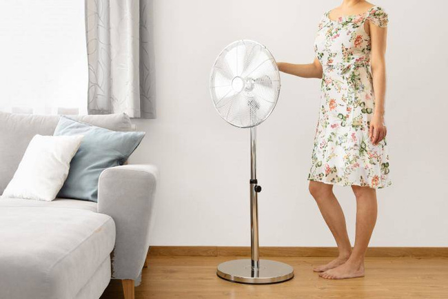 Wentylator podłogowy regulowany Sencor SFN 4040SL